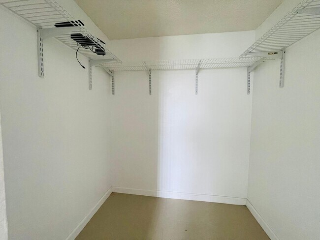 Building Photo - 6300 S Falls Cir Dr