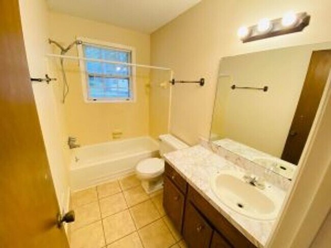 Building Photo - 3305 Ragsdale Dr