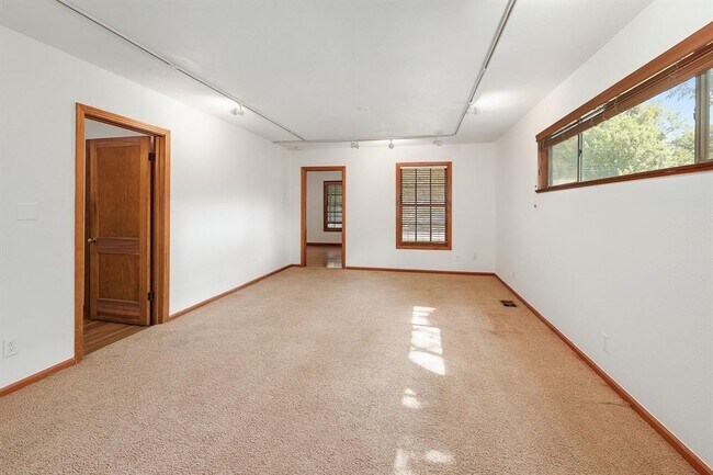 Building Photo - 1205 Palo Duro Rd