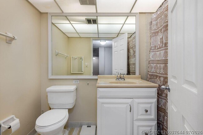 Building Photo - 3680 Inverrary Dr