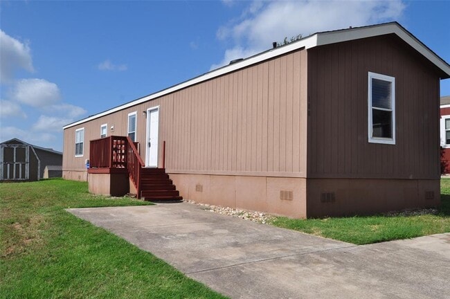 Building Photo - 13021 Dessau Rd