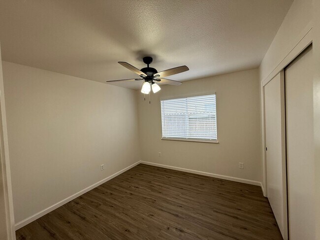 Building Photo - Newly updated single story 3 bedroom!