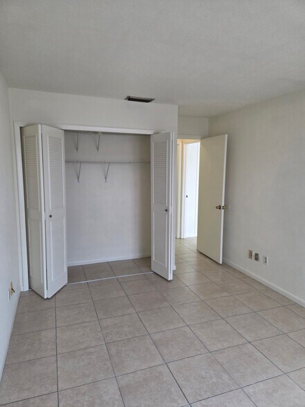 Building Photo - 1214 SE 8th St