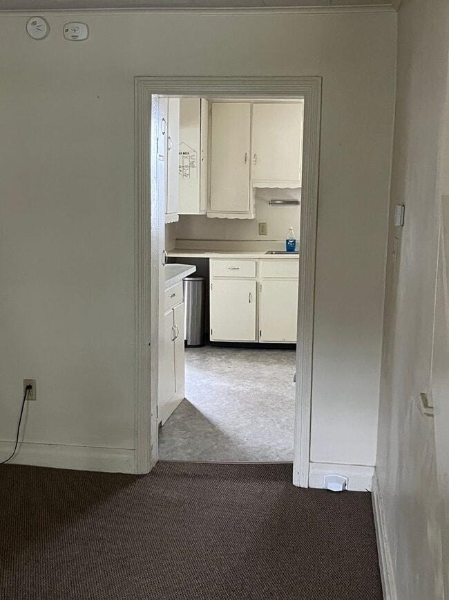 Building Photo - 2-3 Bedroom, 1 Bathroom Detached House in Shippensburg