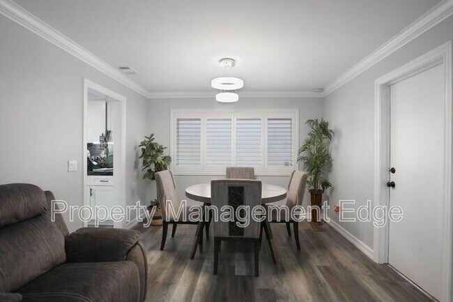 Building Photo - 25502 Jaclyn Ave