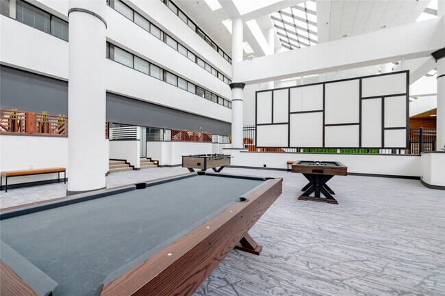 Building Photo - 14703 Park Row Blvd