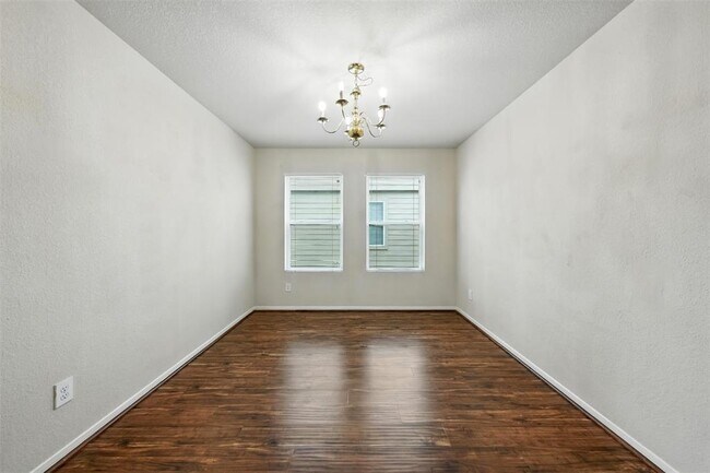 Building Photo - 3146 Madison Elm St