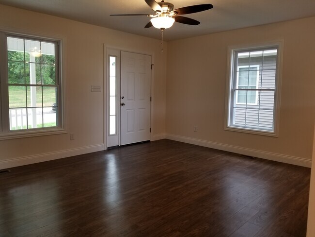 Building Photo - GREAT 3 BED 2 BATH CONDO!!!