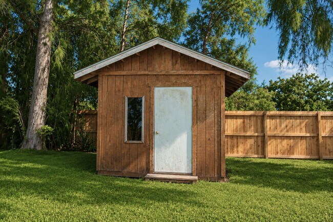 Building Photo - Coming Soon! 3 Bedroom, 1 Bathroom Home for Rent in Apollo Beach!