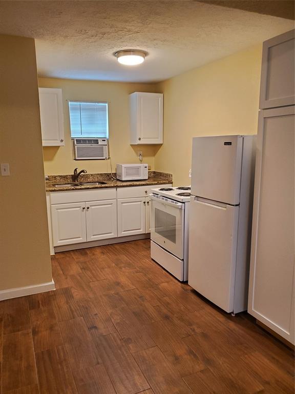 Building Photo - 219 Jackson Ave