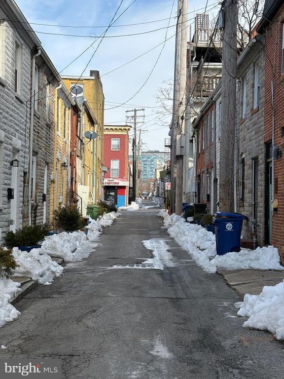 Building Photo - 229 S Durham St