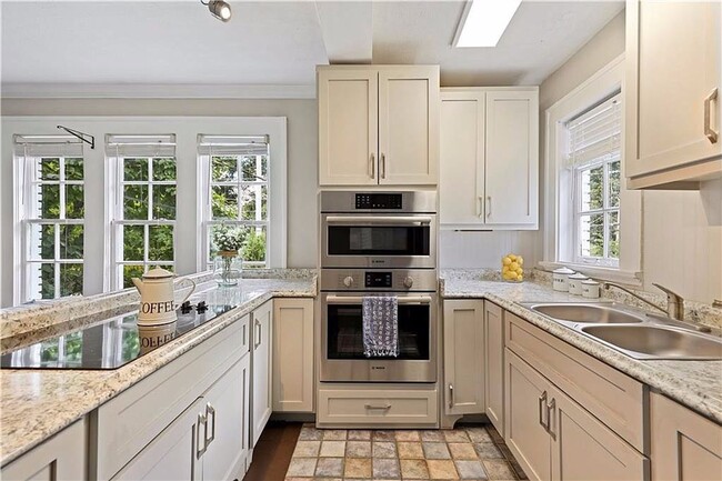 Building Photo - 1173 Briarcliff Rd NE