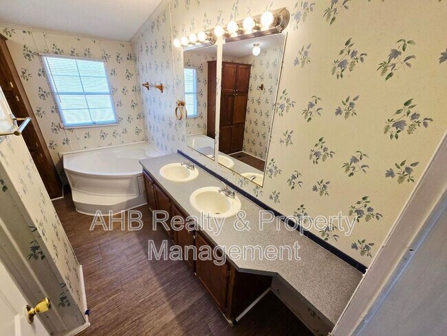 Building Photo - 1141 Palmer Farm Rd