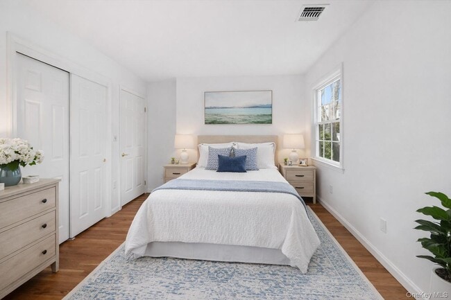 Building Photo - 1736 Central St