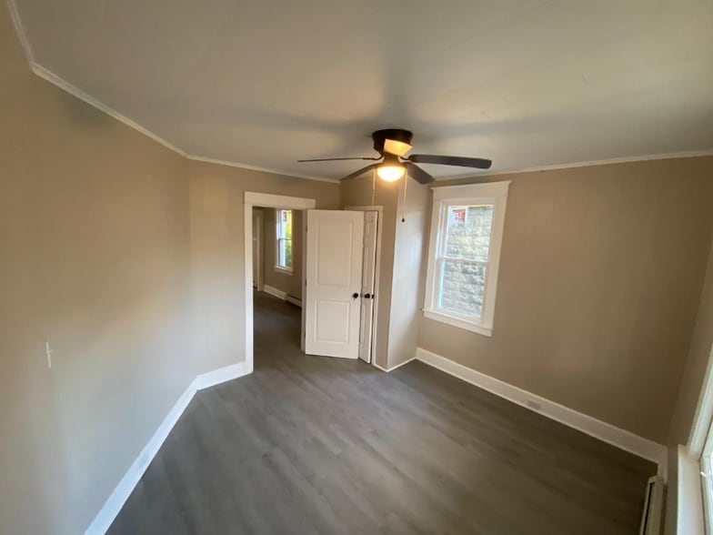 Building Photo - 29 Tracy St