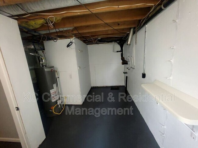 Building Photo - 11400 N Charlotte St