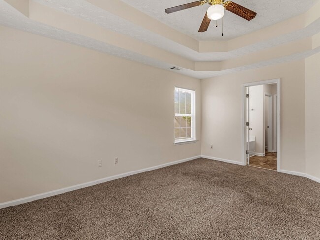 Building Photo - 310 Sarasota Ln