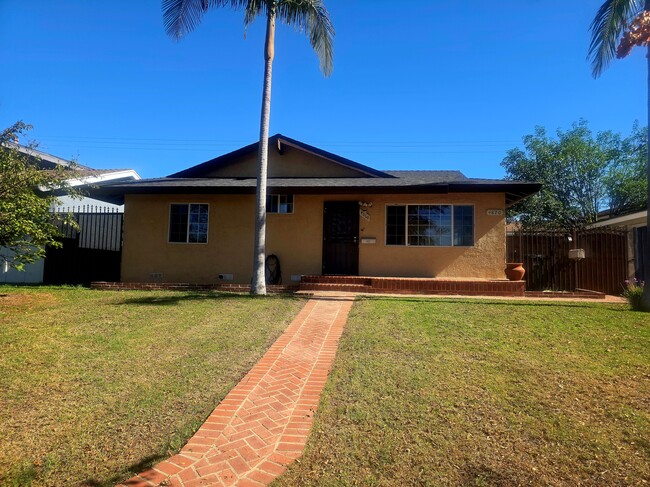 Primary Photo - 4868 Oregon Ave