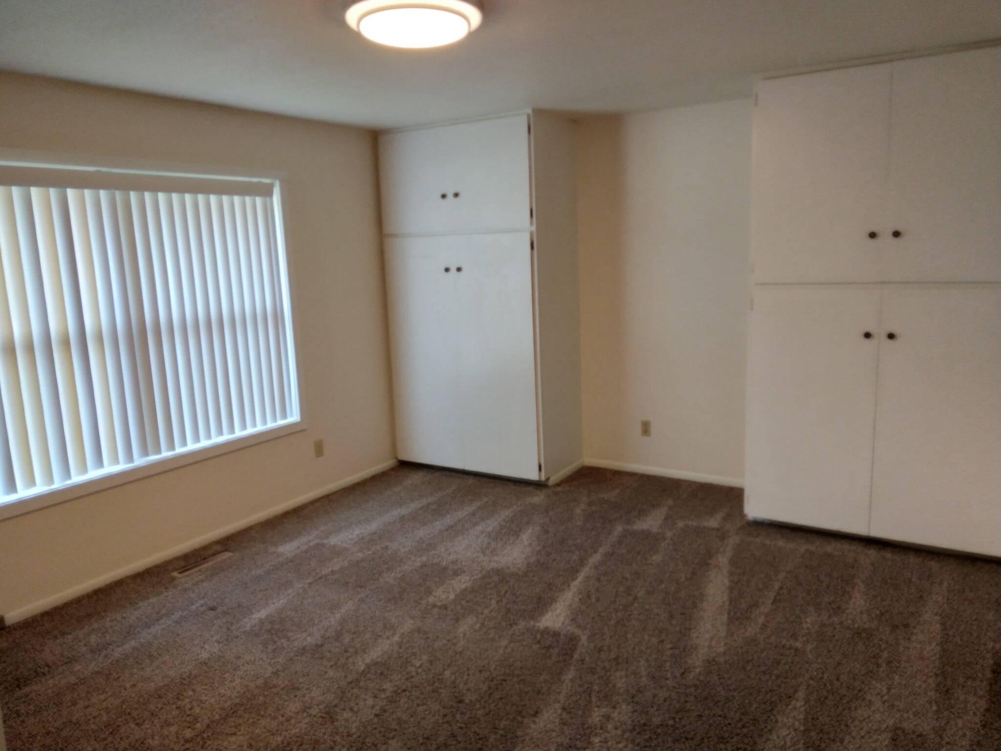 Building Photo - 915 Garfield Ave