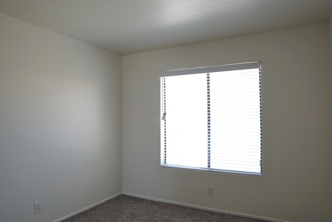 Building Photo - 43376 Cook St