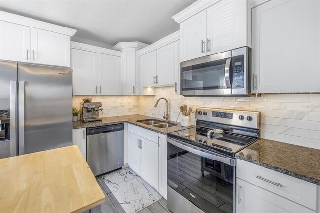 Building Photo - 3605 W Iowa Ave