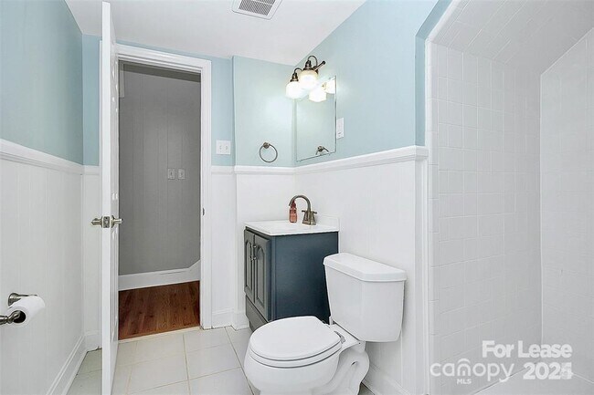 Building Photo - 6908 Lancer Dr