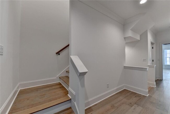 Building Photo - 435 Mayfair Ct