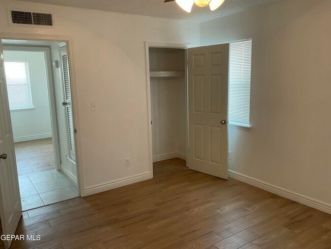 Building Photo - 335 Flynn Dr