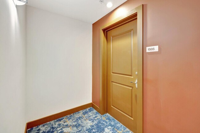 Building Photo - 315 NE 3rd Ave