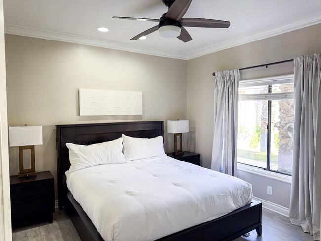 Building Photo - 54974 Oak-Tree