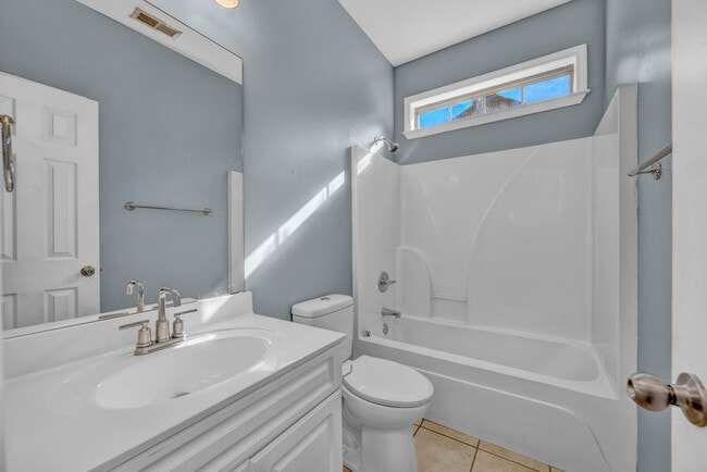 Building Photo - 237 Camden Lake Dr