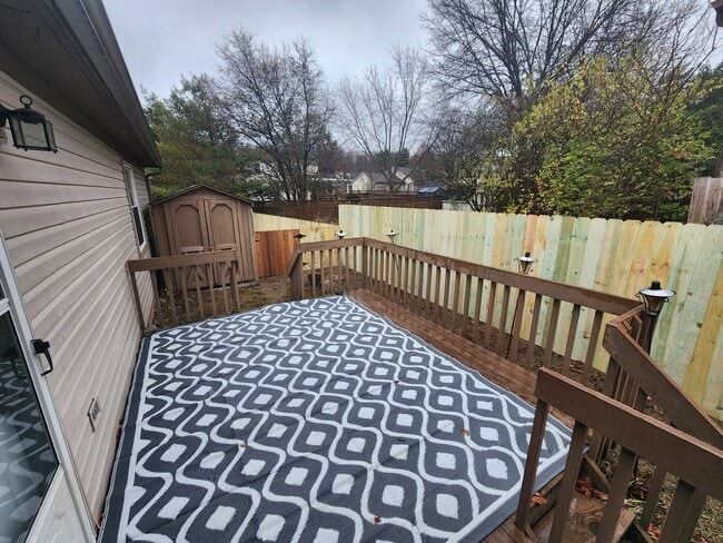 Building Photo - 5244 Wagon Wheel Ln