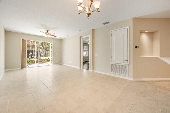 Building Photo - Beautiful 3/2 in desirable Stoneridge!