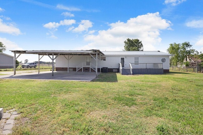 Building Photo - *SPACIOUS HOME IN PIKEVILLE SCHOOL DISTRICT*