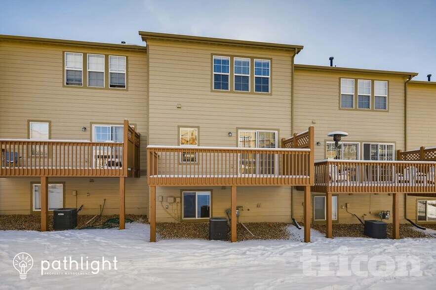 Building Photo - 968 Burning Bush Point