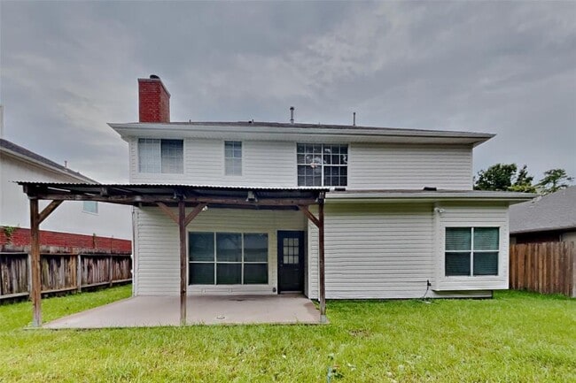 Building Photo - 16023 Willowpark Dr