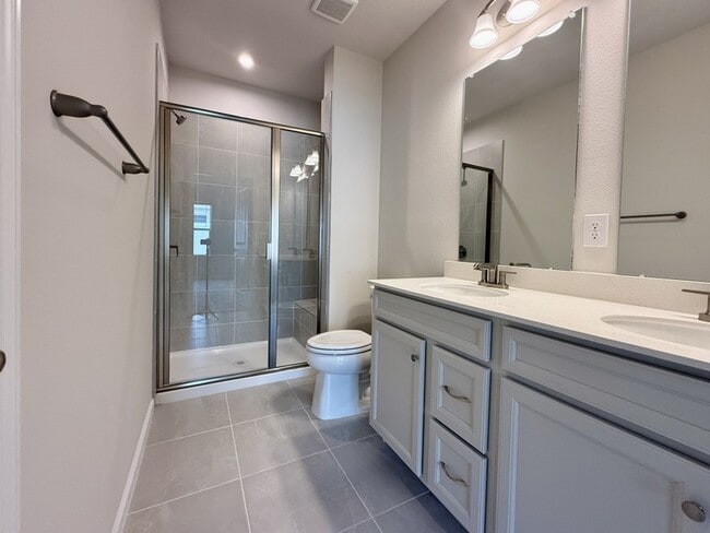 Building Photo - 499 Voltaire Dr