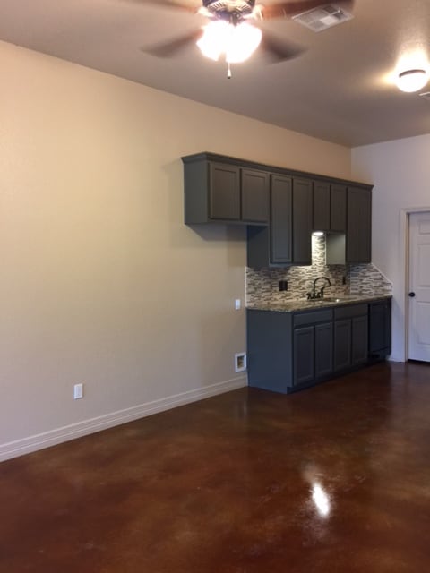 Building Photo - 1106 W 2nd St