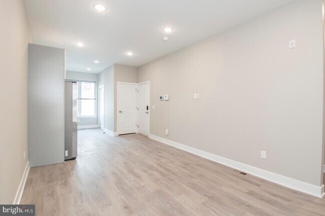 Building Photo - 1206 N 24th St