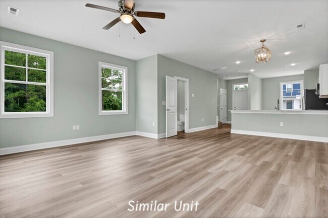 Building Photo - 303 Starfish Ln