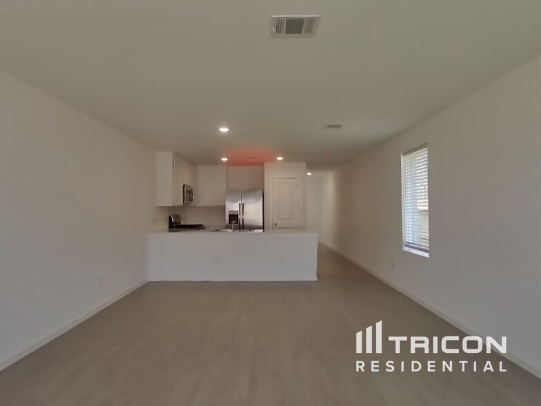 Building Photo - 3009 fantasy Terrace Dr