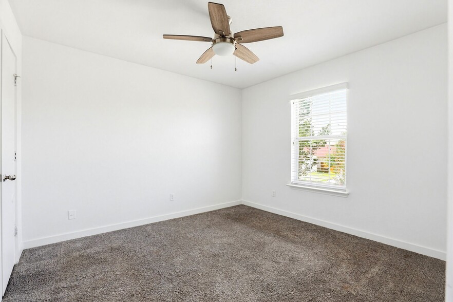 Building Photo - 9616 Kennebec Way