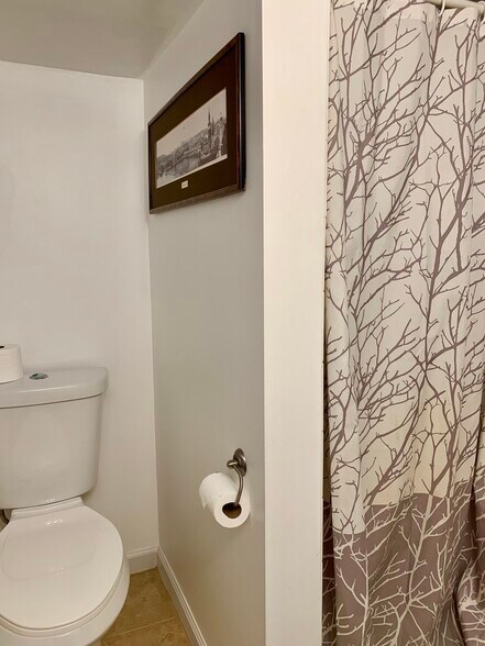 Bathroom - 1612 3rd St NW