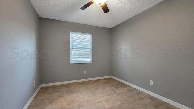 Building Photo - 318 Sun Dial Ct