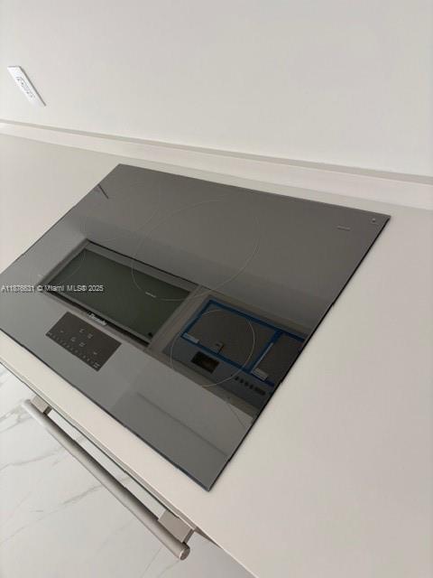 Building Photo - 700 NE 24th St