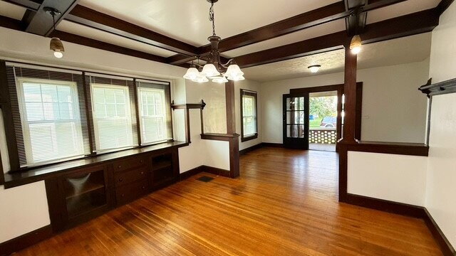 Building Photo - EAST SIDE UPDATED 3 BEDROOM CRAFTSMAN STYLE HOME AVAILABLE NOW!