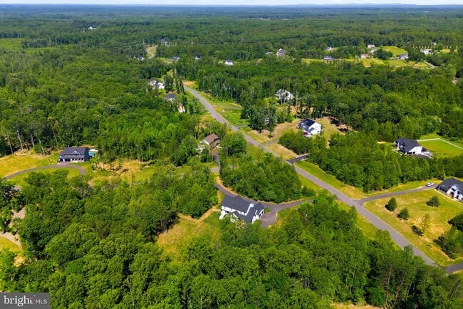 Building Photo - 301 Kingdom Dr