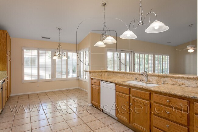 Building Photo - 40025 Athena Ln