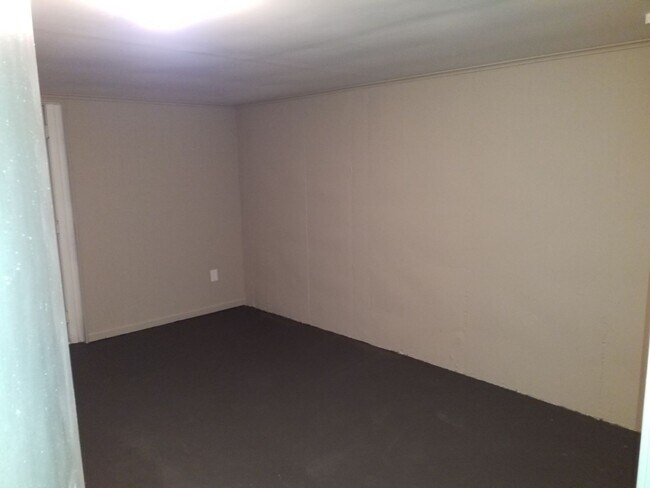 Building Photo - AVAILABLE NOW! Liberty Home 3 Bed 2 Bath 2...