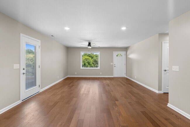 Building Photo - 3776 John Taylor Rd